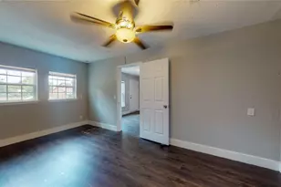 7346 Iwo Jima Rd, Houston, TX 77033 - Photo 18