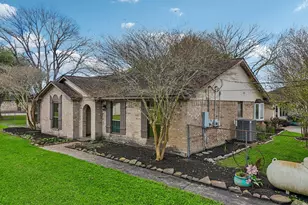 13917 Country Side St, Santa Fe, TX 77517 - Photo 2