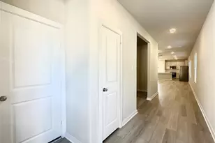 12194 Ridge Top Dr, Conroe, TX 77304 - Photo 4