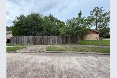 3806 Westheimer Place Drive, Houston, TX 77082 - Photo 2