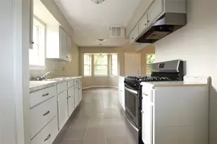 3111 Long Meadow Dr, Baytown, TX 77521 - Photo 8