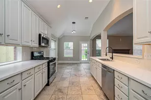 6801 Paigetree Ln, Pearland, TX 77584 - Photo 12