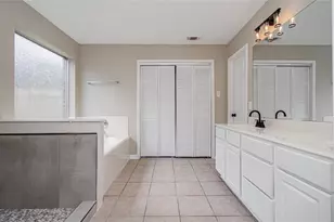 6801 Paigetree Ln, Pearland, TX 77584 - Photo 24