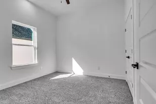 5130 Clover St, Houston, TX 77033 - Photo 12