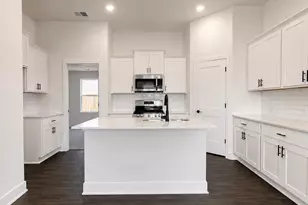 2230 W Post Oak Cir, Dayton, TX 77535 - Photo 4