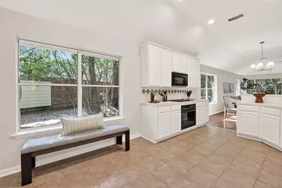 87 N Auburn Path Circle Drive, The Woodlands, TX 77382 - Photo 12