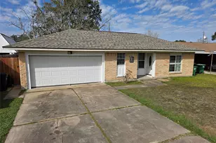10315 Carthage Dr, Houston, TX 77089 - Photo 1