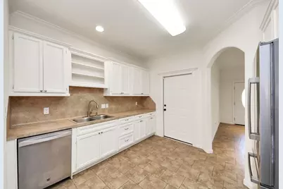 228 Green Leaf Street, Huntsville, TX 77340 - Photo 4