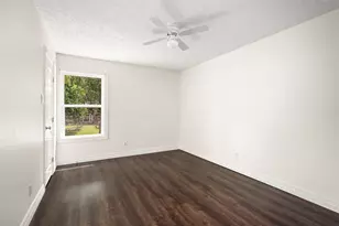 560 Landfall Ln, Conroe, TX 77302 - Photo 28