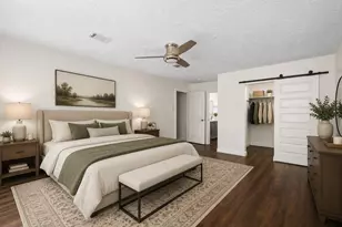 560 Landfall Ln, Conroe, TX 77302 - Photo 6
