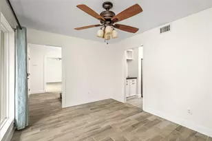 560 Landfall Ln, Conroe, TX 77302 - Photo 24