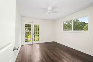560 Landfall Ln, Conroe, TX 77302 - Photo 32