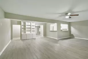 500 Farrer St, Angleton, TX 77515 - Photo 8