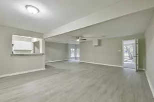 500 Farrer St, Angleton, TX 77515 - Photo 10