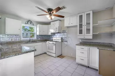 604 Fordtrand Street, Ellinger, TX 78938 - Photo 2