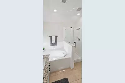 14 Valley Oaks Circle, The Woodlands, TX 77382 - Photo 14