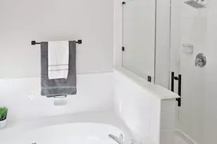 14 Valley Oaks Cir, The Woodlands, TX 77382 - Photo 14