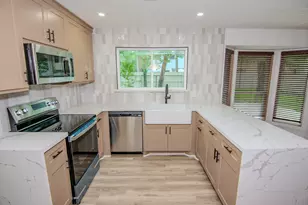 3 Raindream Pl, The Woodlands, TX 77381 - Photo 6