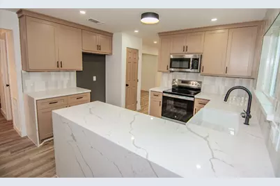 3 Raindream Place, The Woodlands, TX 77381 - Photo 8
