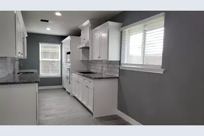 510 Donnacorey Drive, Houston, TX 77013 - Photo 8