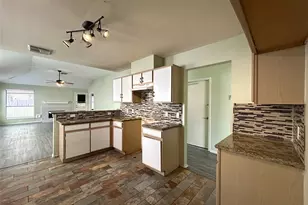 8903 Aspen Pl Dr, Houston, TX 77071 - Photo 6