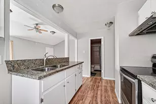 406 W Oak St, Highlands, TX 77562 - Photo 30