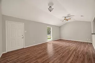 406 W Oak St, Highlands, TX 77562 - Photo 6