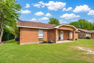 406 W Oak St, Highlands, TX 77562 - Photo 2