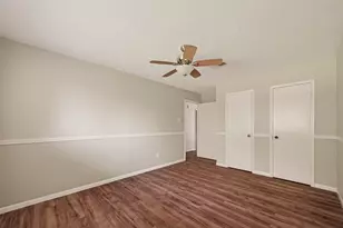 406 W Oak St, Highlands, TX 77562 - Photo 14