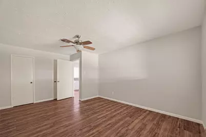 406 W Oak Street, Highlands, TX 77562 - Photo 18