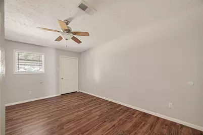 406 W Oak Street, Highlands, TX 77562 - Photo 20