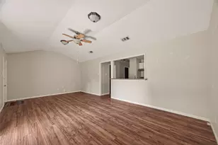 406 W Oak St, Highlands, TX 77562 - Photo 26