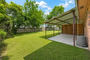 406 W Oak St, Highlands, TX 77562 - Photo 40