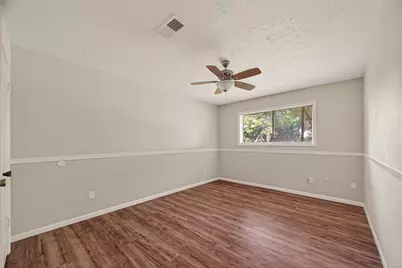 406 W Oak Street, Highlands, TX 77562 - Photo 16