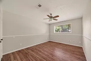 406 W Oak St, Highlands, TX 77562 - Photo 16