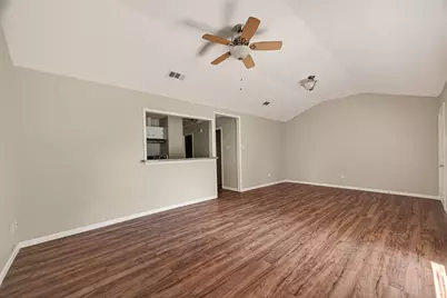 406 W Oak Street, Highlands, TX 77562 - Photo 8