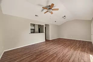 406 W Oak St, Highlands, TX 77562 - Photo 8