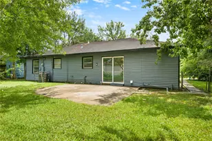 6003 Westover St, Houston, TX 77033 - Photo 8