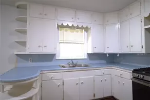 1109 Manor Dr, Victoria, TX 77901 - Photo 6