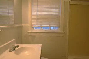 1109 Manor Dr, Victoria, TX 77901 - Photo 8