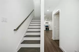 1056 North Ln, Houston, TX 77088 - Photo 10