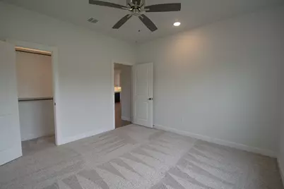 16 Greystone Court, Angleton, TX 77515 - Photo 8