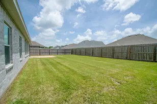 16 Greystone Ct, Angleton, TX 77515 - Photo 38