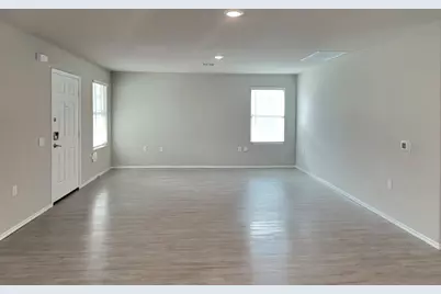 13407 Ashworth Boulevard, San Antonio, TX 78221 - Photo 4