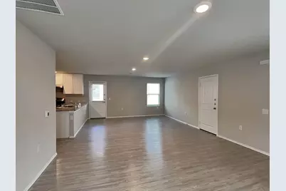 13407 Ashworth Boulevard, San Antonio, TX 78221 - Photo 2