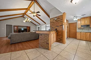 1910 Claiborne Dr, League City, TX 77573 - Photo 8