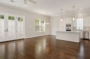 215 Willow St, Shenandoah, TX 77384 - Photo 6