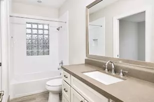 215 Willow St, Shenandoah, TX 77384 - Photo 14