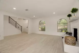 7926 Windy Creek Dr, Houston, TX 77040 - Photo 10