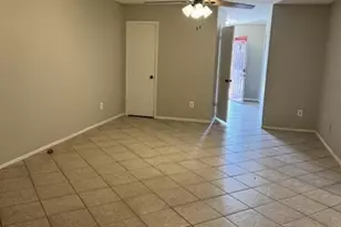 976 Sunmeadow Dr, Beaumont, TX 77706 - Photo 8